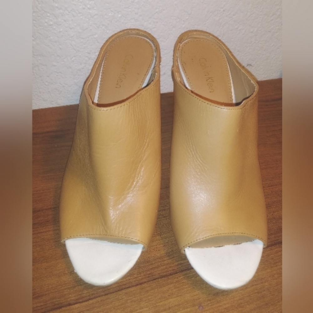 CALVIN KLEIN NUDE HIGH HEEL DRESS MULES SIZE 8